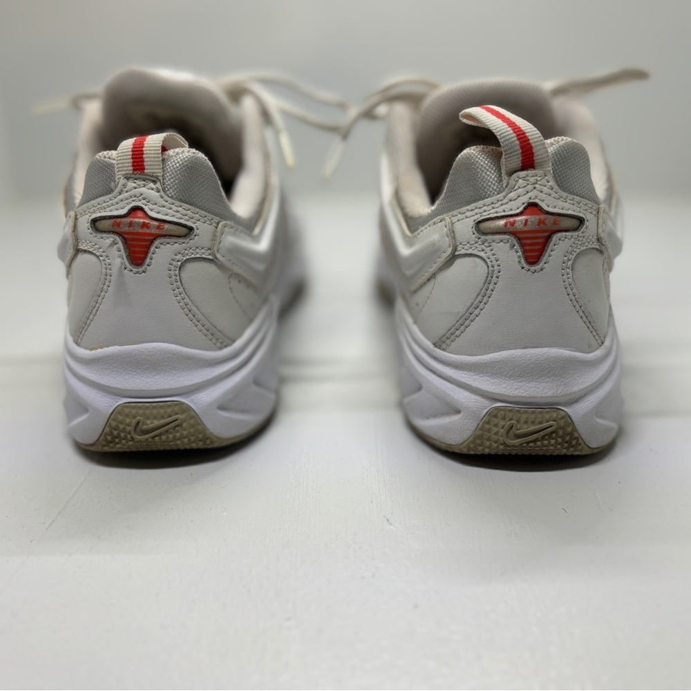 Nike Women’s Cross Training Sneakers Size 9 Silver Red Y2K Athletic Running Shoe - Picture 7 of 9